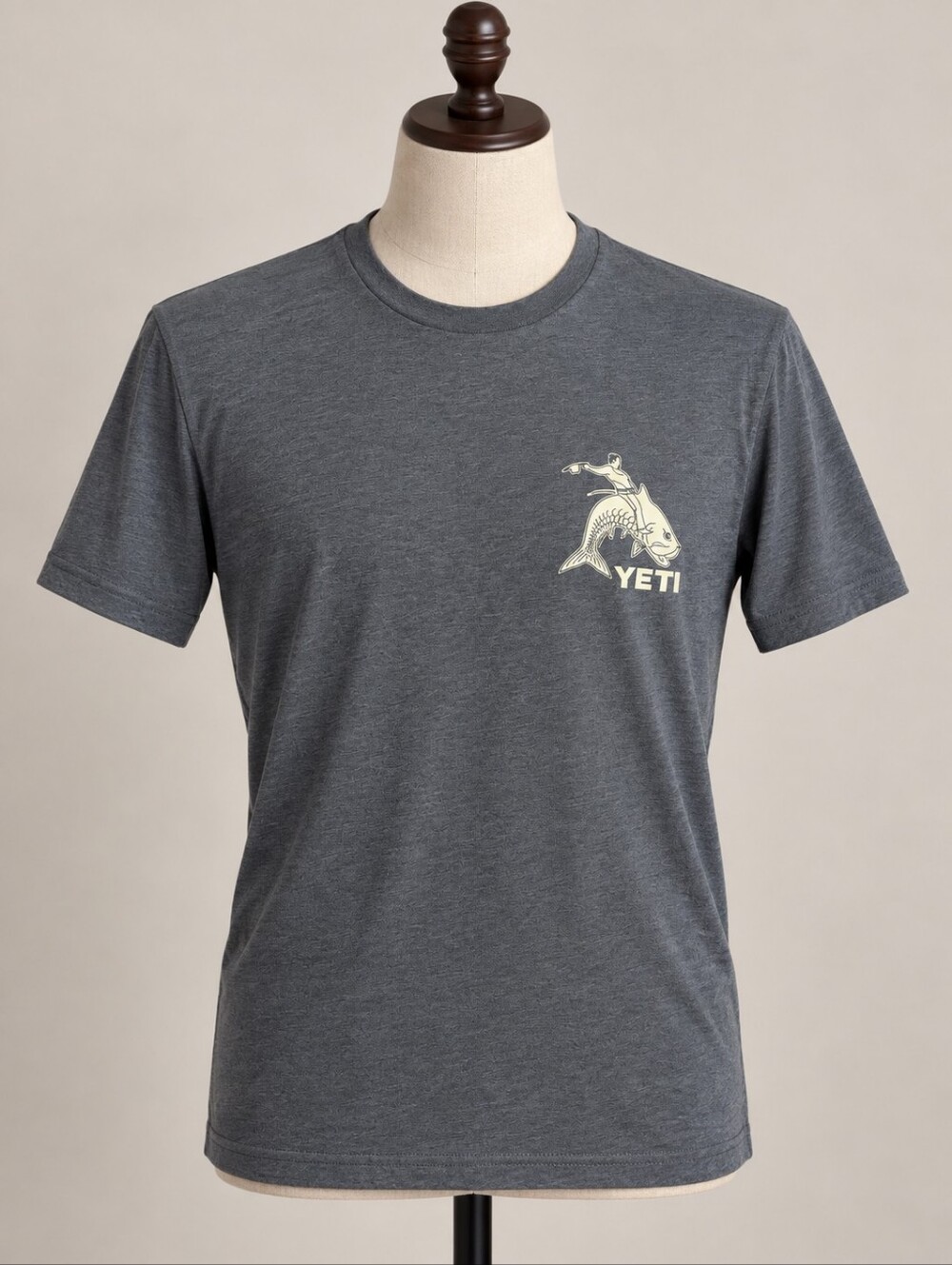 YETI Men’s Charcoal Grey Fishing Graphic T-Shirt Size Medium